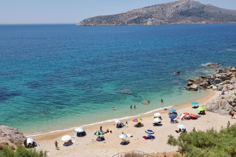 Ατύχημα σε θαλάσσια παιδική χαρά στη Θεσσαλονίκη – Στο νοσοκομείο δύο 16χρονοι