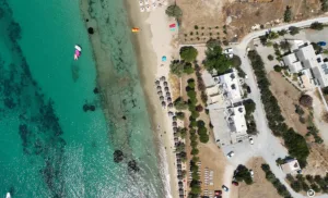 Παραλίες: Πάνω από 1.500 έλεγχοι – Drones στη «μάχη» κατά της αυθαίρετης κατάληψης του αιγιαλού