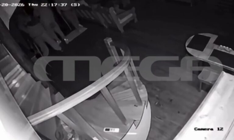 Τρόμος για 18χρονο στη Νέα Πεντέλη – Η στιγμή που διαρρήκτες εισέβαλαν στο σπίτι του