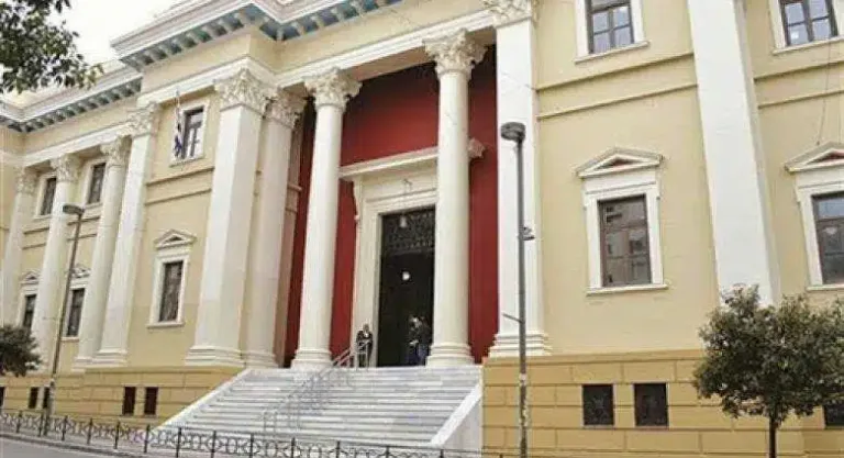 Πάτρα: Αύριο θα απολογηθεί ο καθηγητής που κατηγορείται για ασέλγεια σε μαθήτρια