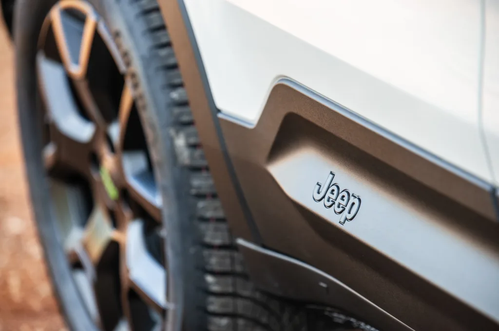 Το φθηνότερο 4×4 της Jeep είναι και υβριδικό – Τι τιμή έχει;