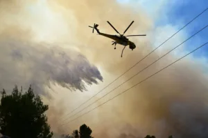Καβάλα: Αναγκαστική προσγείωση πυροσβεστικού ελικοπτέρου στο Ελαιοχώρι