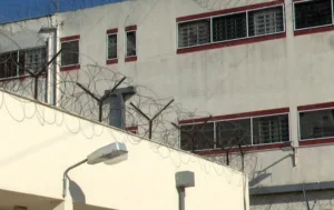 Θεσσαλονίκη: Τρεις κρατούμενοι στο νοσοκομείο από φωτιά στις φυλακές Διαβατών