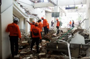 Ινδονησία: Νέος ισχυρός σεισμός 6,8 Ρίχτερ στη Βόρεια Σουμάτρα – Συνολικά 47 οι νεκροί