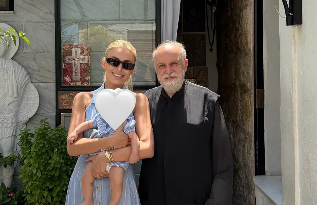 Καινούργιου: «Πέρυσι πήγα στον πνευματικό μου για να γίνω μητέρα – Σήμερα επέστρεψα με την κόρη μου»