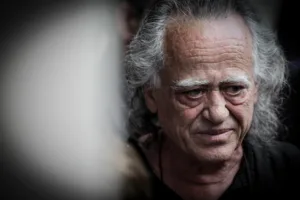 Νίκος Καλογερόπουλος: Με το αγαπημένο του τραγούδι αποτεφρώθηκε στη Ριτσώνα