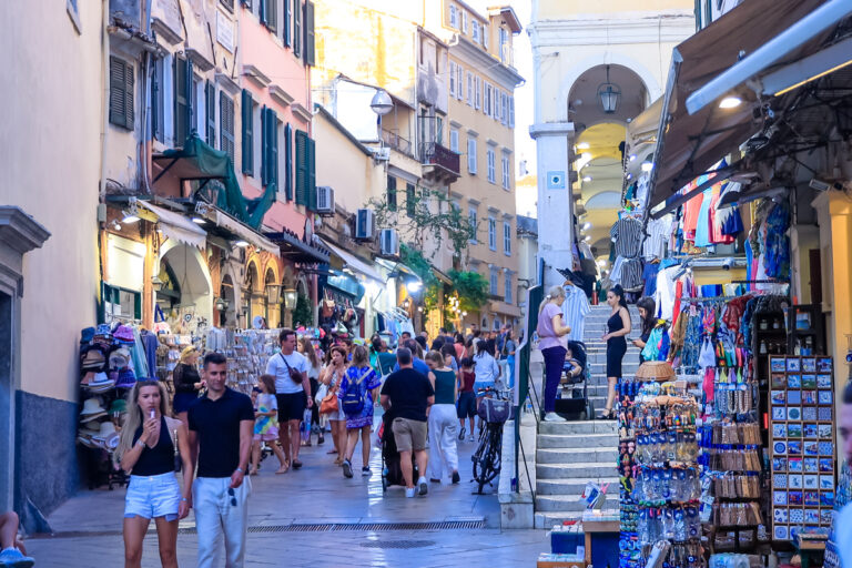 Αύξηση 14,8% στα έσοδα και 15,4% στους τουρίστες το α΄ 6μηνο του 2026 – Ισχυρές επιδόσεις του τουρισμού πριν την κορύφωση της σεζόν