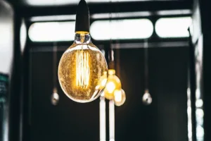 Ολο το κυβερνητικό σχέδιο για 30% φθηνότερο ρεύμα
