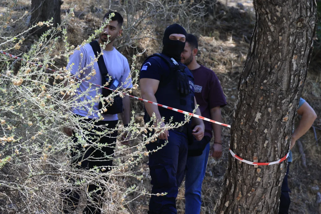 Λυκαβηττός: Σε 57χρονη ανήκει η σορός που βρέθηκε – Τι έδειξε η ιατροδικαστική εξέταση