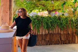 Τα εντυπωσιακά εξοχικά των celebrities – Από τη Μιμή Ντενίση στην Σταματίνα Τσιμτσιλή