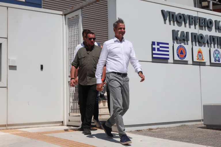 Κυριάκος Μητσοτάκης: Στο Συντονιστικό Κέντρο Επιχείρησης της Πολιτικής Προστασίας ο Πρωθυπουργός 