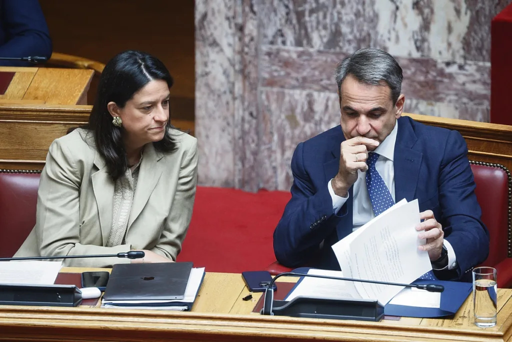 Εξαγγελίες ΔΕΘ: Στο πακέτο νέα μείωση των ασφαλιστικών εισφορών