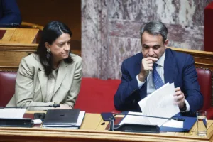 Εξαγγελίες ΔΕΘ: Στο πακέτο νέα μείωση των ασφαλιστικών εισφορών