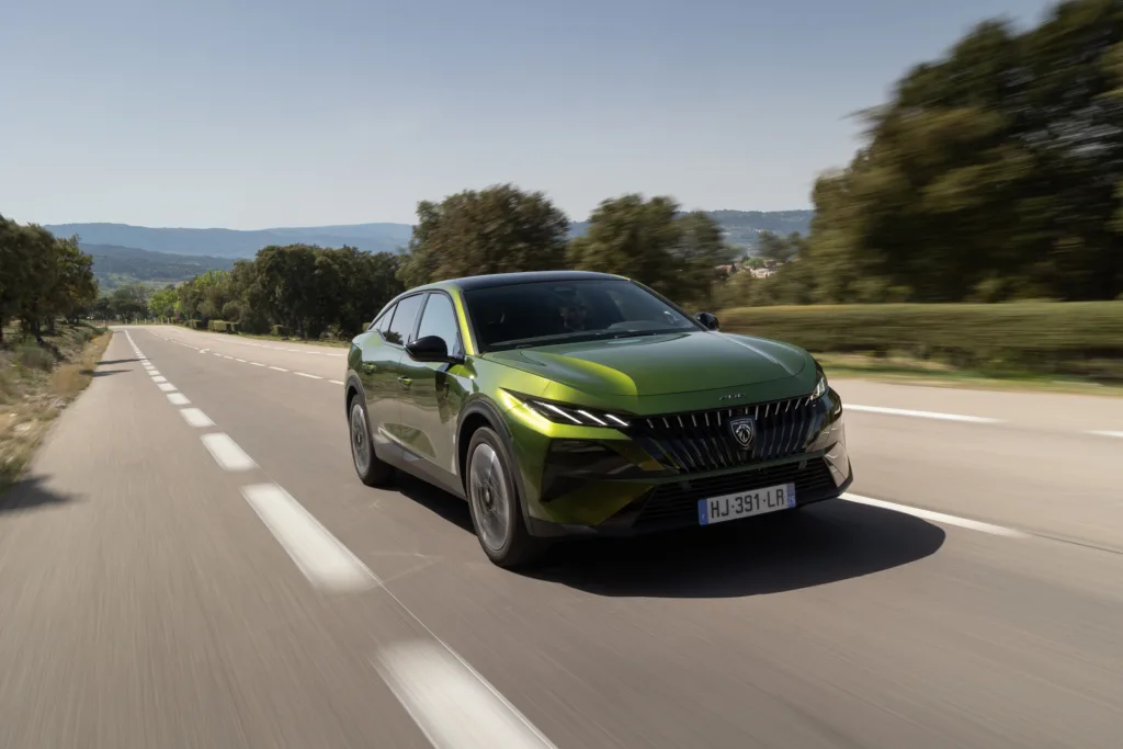 Peugeot 408: Όλες οι εκδόσεις του ανανεωμένου εντυπωσιακού crossover στην Ελλάδα -Τιμές