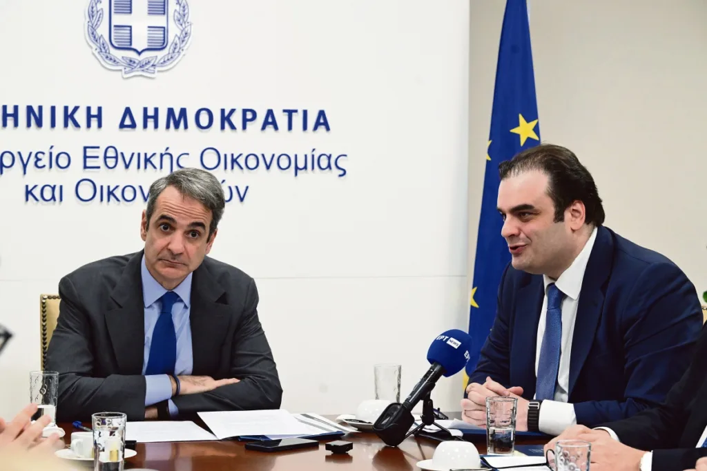Πηγές ΥΠΕΘΟ: Όφελος 2 δισ. ευρώ από την πρόωρη αποπληρωμή 13 δισ. ευρώ του χρέους