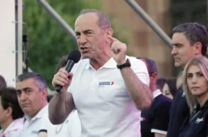Αρμενία: Σύλληψη του πρώην προέδρου Ρόμπερτ Κοτσαριάν – Κατηγορείται για διαφθορά