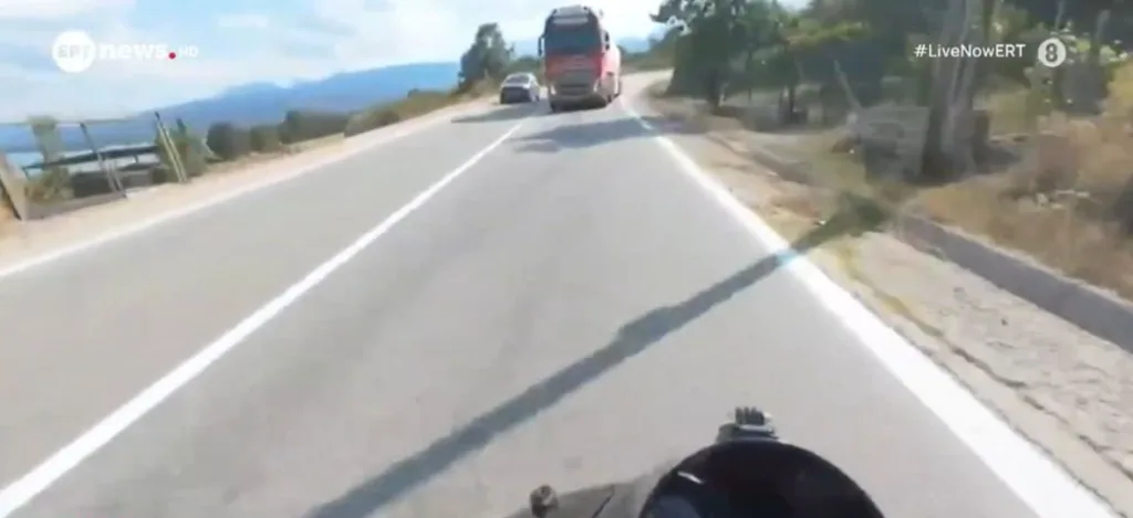 Δικογραφία σε βάρος του οδηγού βυτιοφόρου για την επικίνδυνη προσπέραση στη Λίμνη Πλαστήρα