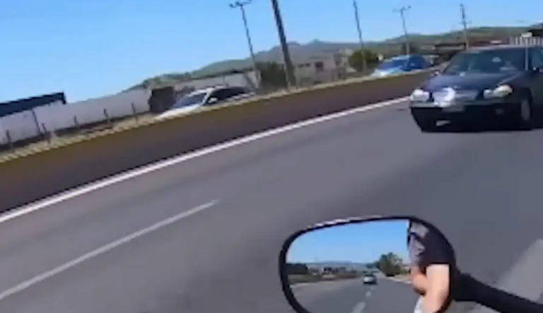 Βίντεο-σοκ στην Αθηνών-Κορίνθου: Ηλικιωμένη οδηγούσε ανάποδα στο ύψος της Μαγούλας