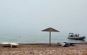 Πυκνή ομίχλη «έκρυψε» τις Κυκλάδες – Εντυπωσιακές εικόνες από τα νησιά
