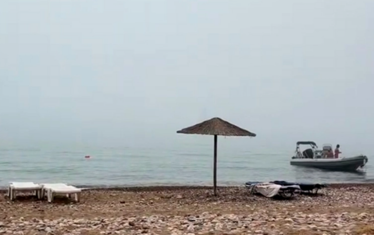 Πυκνή ομίχλη «έκρυψε» τις Κυκλάδες – Εντυπωσιακές εικόνες από τα νησιά