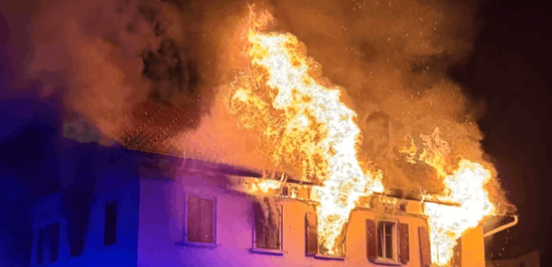 Φωτιά σε κτίριο στην Ελβετία: 8 άνθρωποι τραυματίστηκαν – Αγωνία για 5 αγνοούμενους