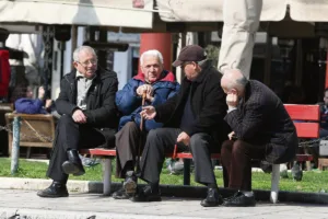 Πόσο αυξάνεται η σύνταξη με πλασματικά έτη – Πότε συμφέρει η εξαγορά