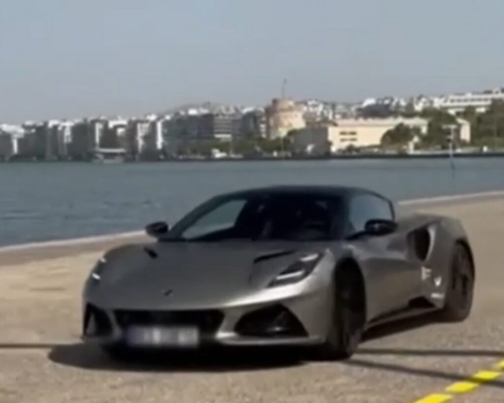 Ηλικιακό κόφτη στα super car φέρνει το υπουργείο Μεταφορών
