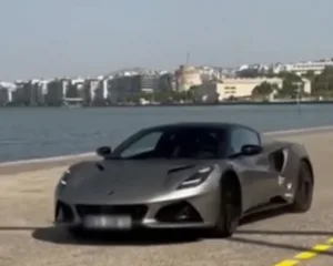 Ηλικιακό κόφτη στα super car φέρνει το υπουργείο Μεταφορών
