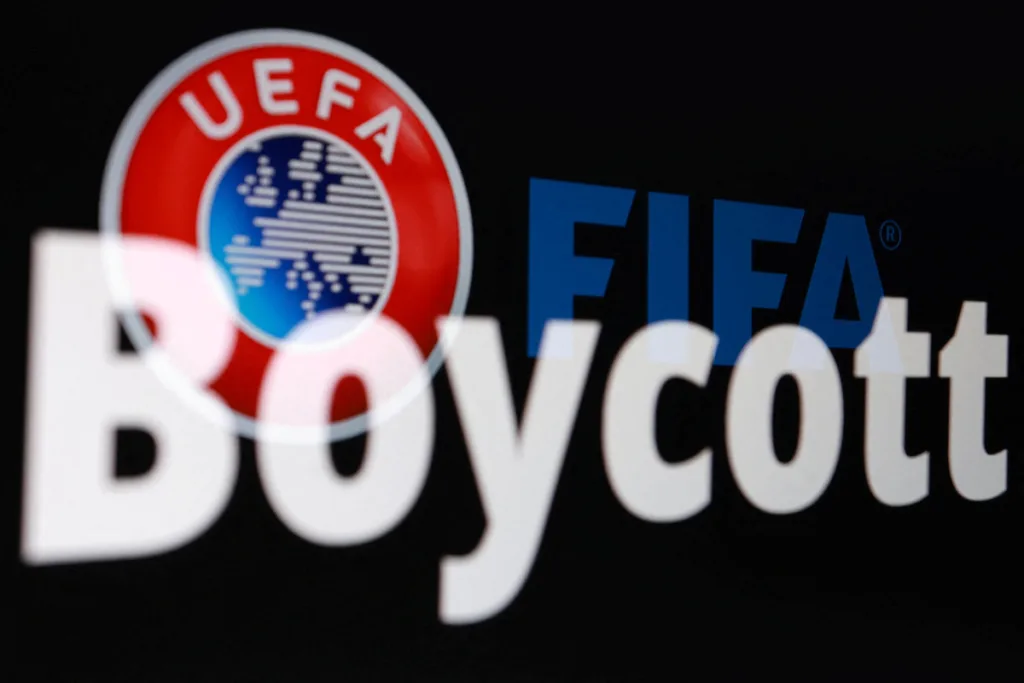 Στα άκρα η κόντρα Ινφαντίνο – UEFA: Η συγγνώμη δεν έσβησε την απειλή για μποϊκοτάζ του Μουντιά