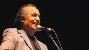 Πέθανε ο σπουδαίος τραγουδιστής Λάκης Χαλκιάς
