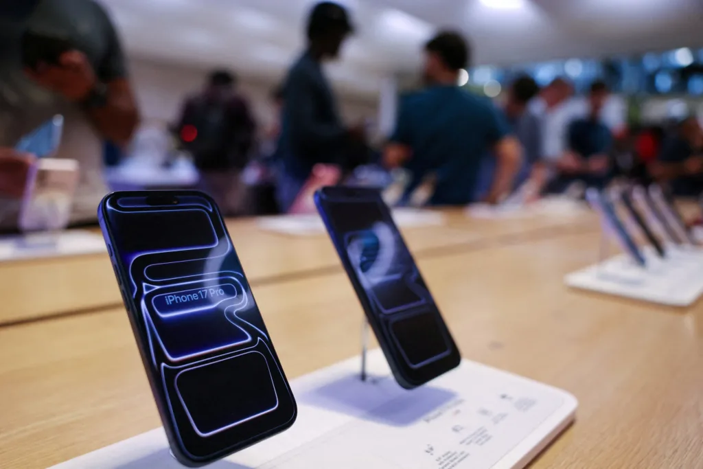 Apple Event LIVE: Αντίστροφη μέτρηση για τις αποκαλύψεις – Έρχεται το πρώτο αναδιπλούμενο iPhone;