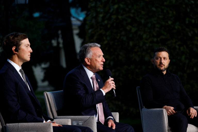 Ουκρανία: «Συμβιβασμούς» ζητά από Κίεβο και Μόσχα ο Γουίτκοφ για να τελειώσει ο πόλεμος