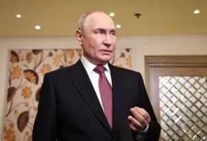 BRICS: Κίνα και Ινδία θέλουν να βοηθήσουν για τη λήξη του πολέμου