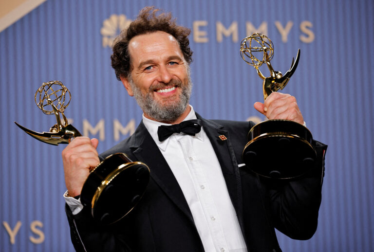 Μάθιου Ρις: Έγραψε ιστορία στα Emmy – Το μοναδικό επίτευγμα του Ουαλού ηθοποιού