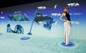 MTV VMAs 2026: Η σταρ Τέιλορ Σουίφτ, οι αντιδράσεις για τη Μαντόνα και οι εμφανίσεις στο κόκκινο χαλί