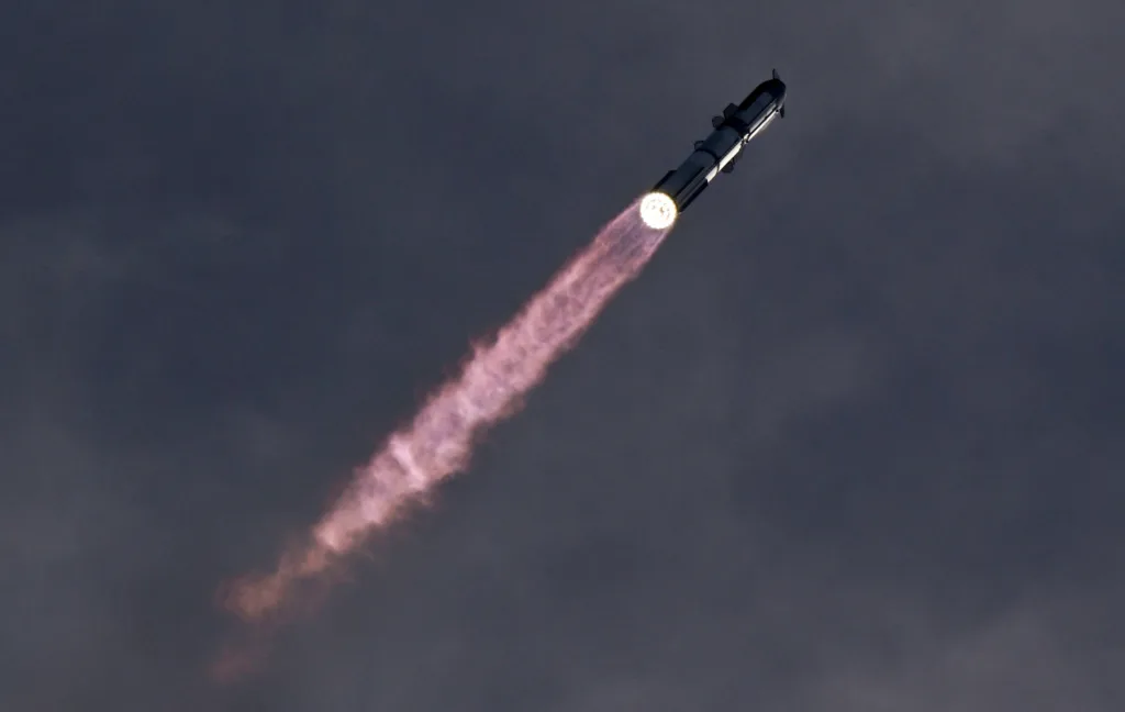 SpaceX: Εξερράγη κατά την προσθαλάσσωση στον Ειρηνικό το Starship – Είχε εκτοξεύσει 26 δορυφόρους St