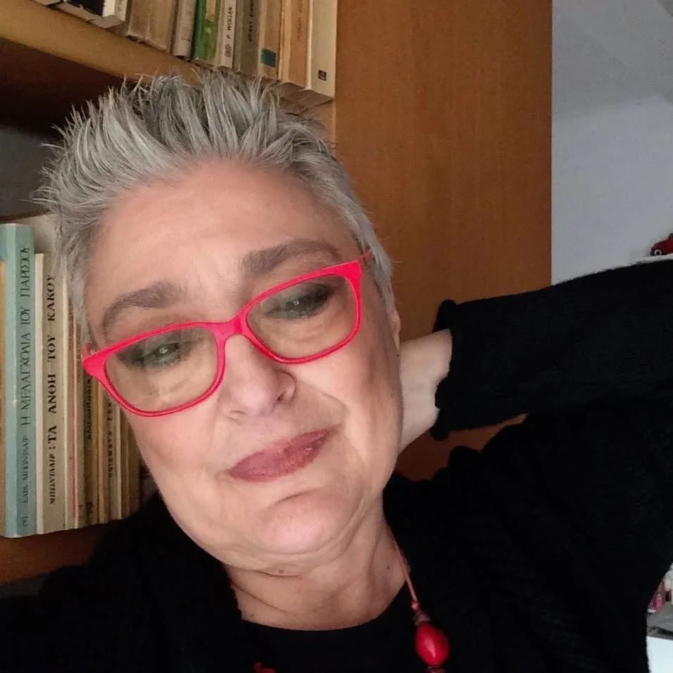 Αφροδίτη Μάνου: Η αιχμηρή απάντηση μετά τις αντιδράσεις για τον Μαζωνάκη – «Οχετός ύβρεων»