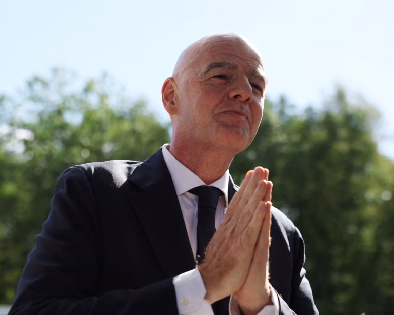 FIFA: «Βόμβα» για Ινφαντίνο – Πάνω από 100.000 υπογραφές καταγγέλλουν κατάχρηση εξουσίας και σχέσεις με Τραμπ