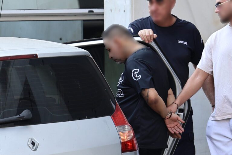 Νεκρό βρέφος στην Κυψέλη: «Έσκασε η κοιλιά του ενώ τρώγαμε» – Η κατάθεση του 43χρονου