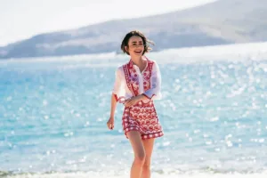 Emily in Paris: Με άρωμα Ελλάδας το μεγάλο φινάλε