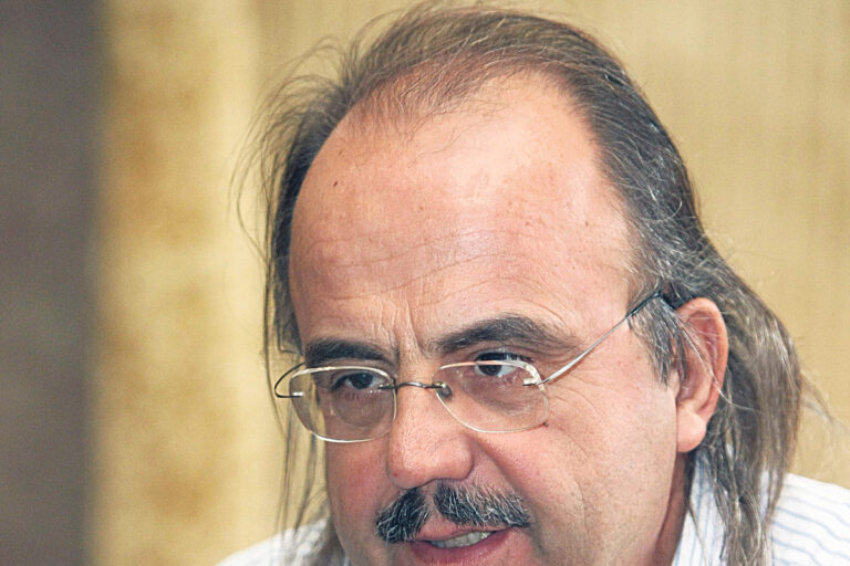 Ηλίας Βολιότης-Καπετανάκης στον ΕΤ: «Η ΑΙ είναι η “Τεχνητή Άνοια” του ανθρώπου»