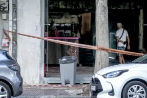 Αθήνα: Τρεις δράστες πίσω από τις εκρήξεις – Εξετάζεται οργανωμένο χτύπημα