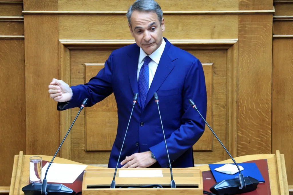 Μητσοτάκης στη Βουλή: ΠΑΣΟΚ και ΕΛΑΣ είναι δύο όψεις του ίδιου νομίσματος με ακοστολόγητες υποσχέσει