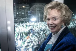 Μαργαρίτα Παπανδρέου: Η ζωή δίπλα στον Ανδρέα – Αύριο η πολιτική κηδεία