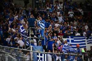 Οι Γερμανοί «τρελάθηκαν» με ελληνικό σύνθημα που έγινε viral – Αλλά τι… σημαίνει;