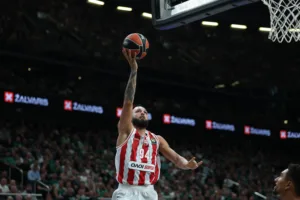 Ζαλγκίρις – Ολυμπιακός 91-93: Ο Φουρνιέ μίλησε στο τέλος στη ματσάρα στο Κάουνας