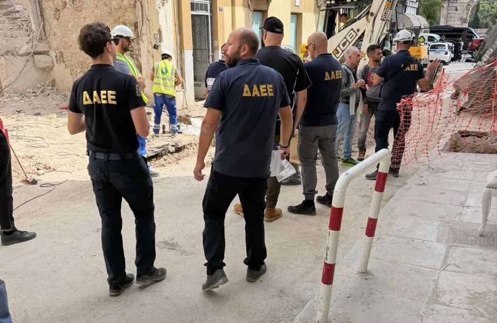 Έκρηξη στην Πλάκα: Πού εντοπίζεται η διαρροή – Το «κλειδί» στις σωληνώσεις του 2ου ορόφου
