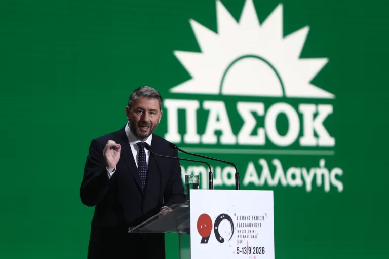 Νικόλα δώστα όλα – Ρεσιτάλ πλειοδοσίας και διεύρυνση με Αποστολάκη και Αυλωνίτη στη ΔΕΘ