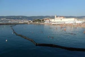 Αυτή είναι η μοναδική παραλία στην Ευρώπη όπου διαχωρίζονται άνδρες και γυναίκες