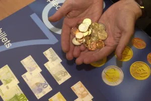 Νέα χαρτονομίσματα ευρώ: Πώς ψηφίζετε αυτά που θέλετε – Το διπλό ελληνικό ενδιαφέρον